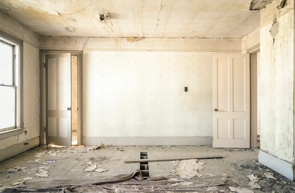 Waste disposal crew managing a cleanout project in Keokea